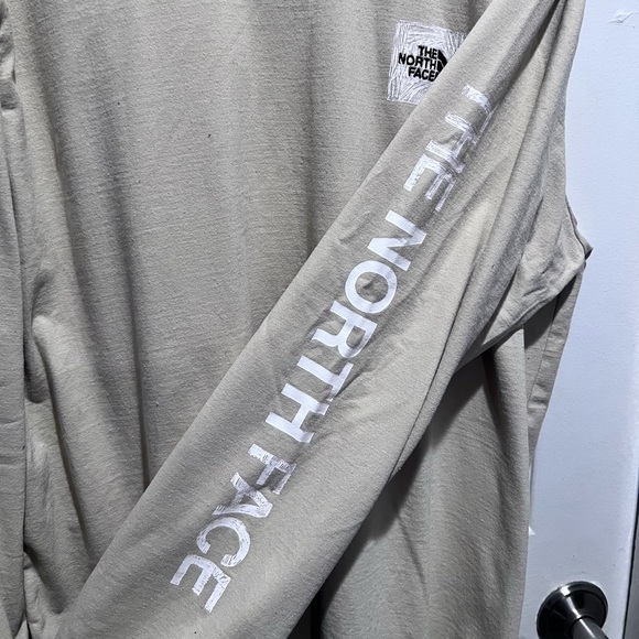 The North Face Long Sleeve. Size XL. - Picture 3 of 4